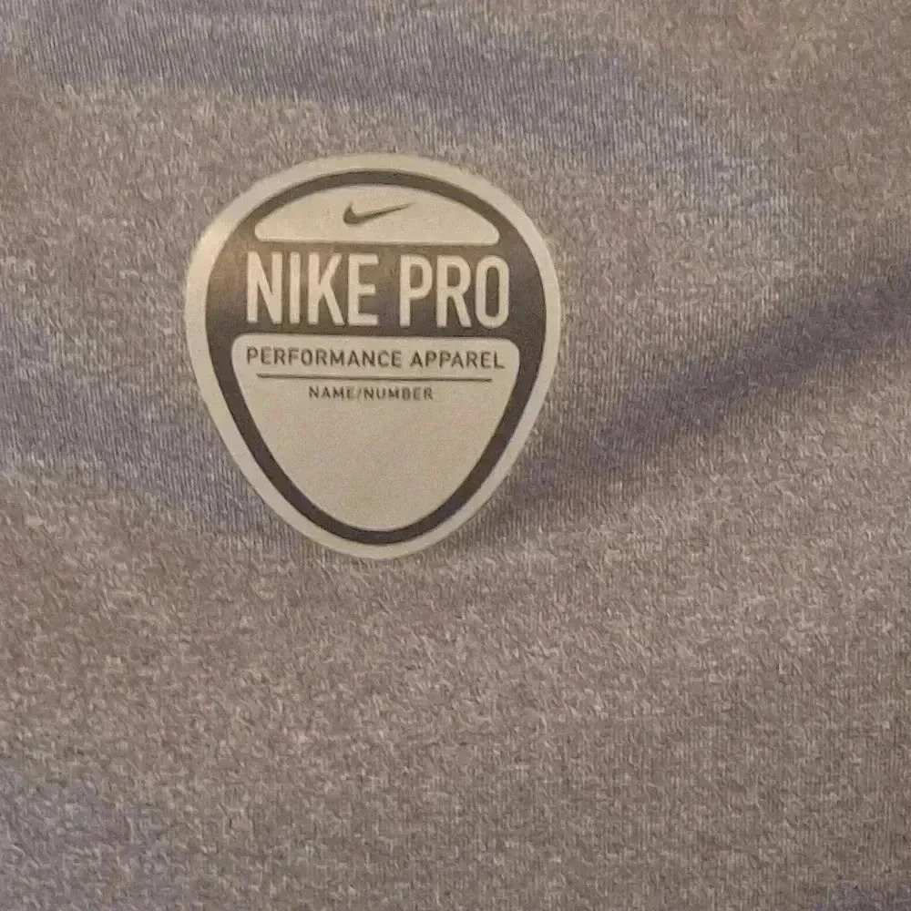Nike Fitdry Shirt EUC Size Medium - Picture 6 of 6